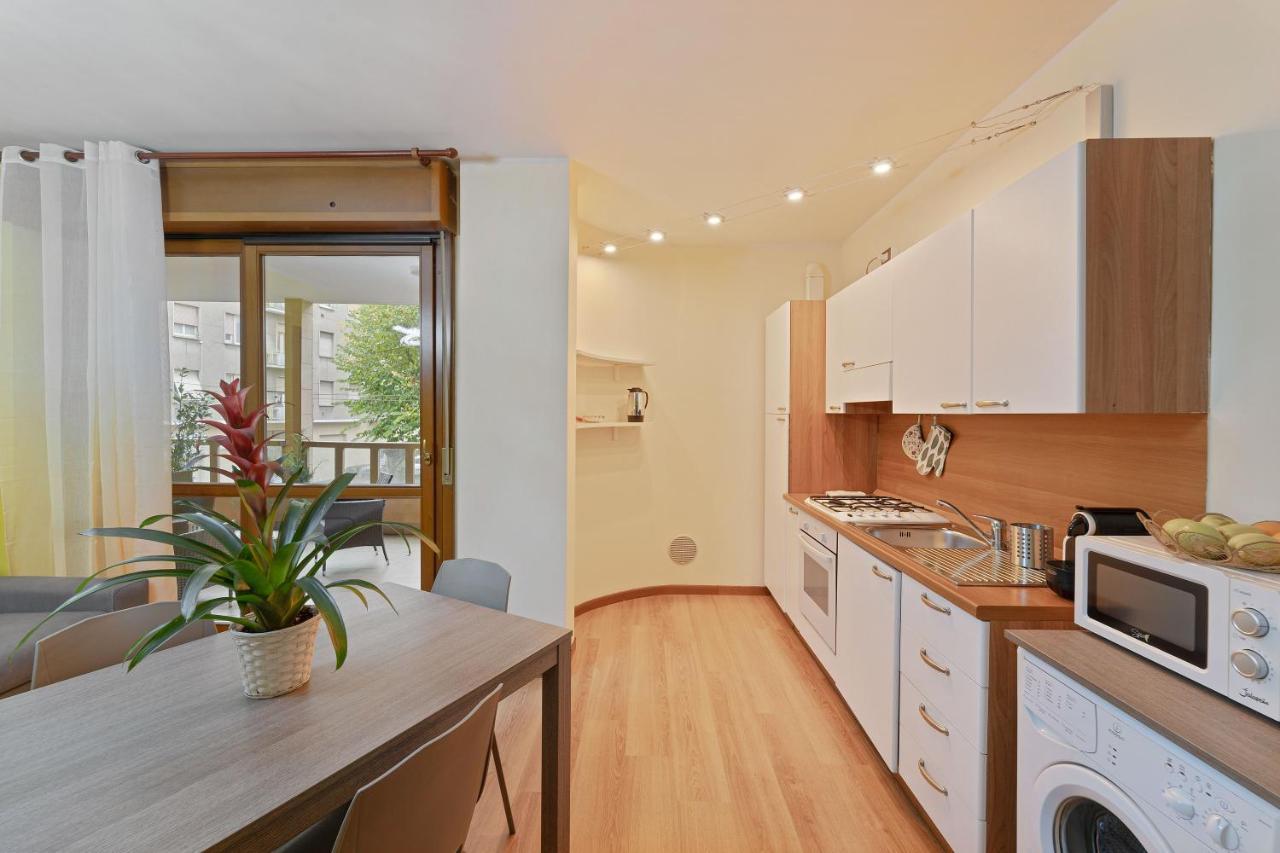 Best Way Rent - Appartamento Con Terrazzo Zona Sempione Mailand Exterior foto